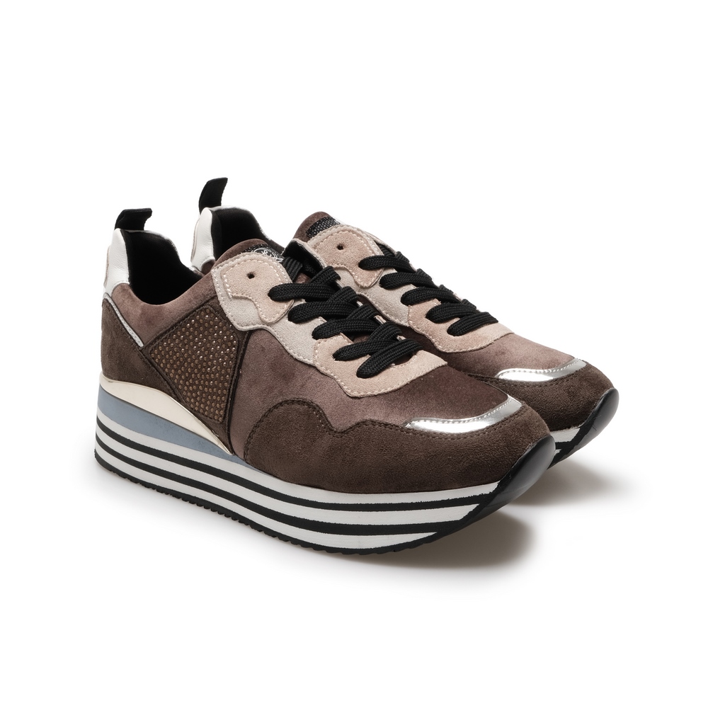 Sneakers - X24-27 - Queen Helena